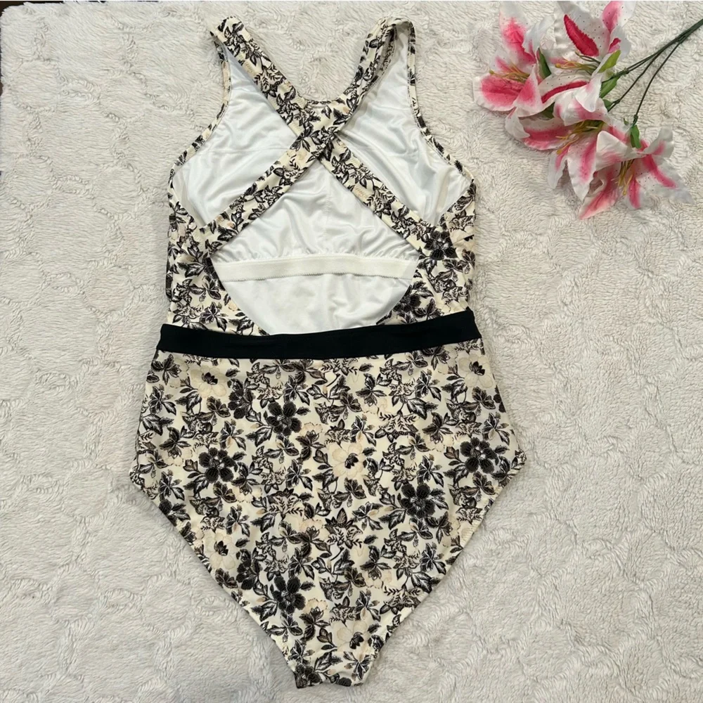 Old Navy - Belted Ivory & Black Floral High Neck One Piece Swimsuit - XXL - Picture 3 of 11